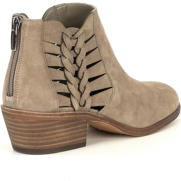 SUEDE VINCE CAMUTO Prestetta Bootie Foxy True Leather Taupe Back Zip SZ 8.5 EUC - Picture 2 of 14